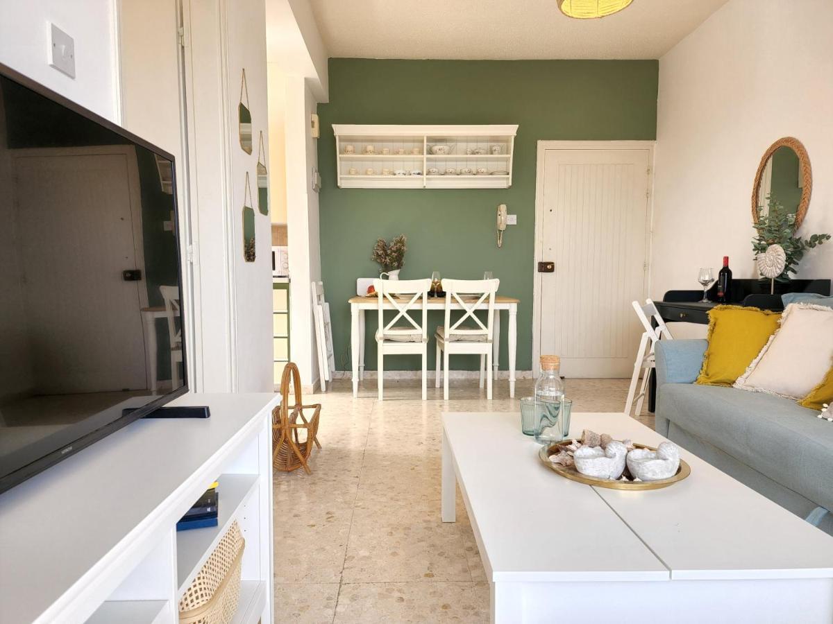 Capri Sea View One Bedroom 拉纳卡 外观 照片