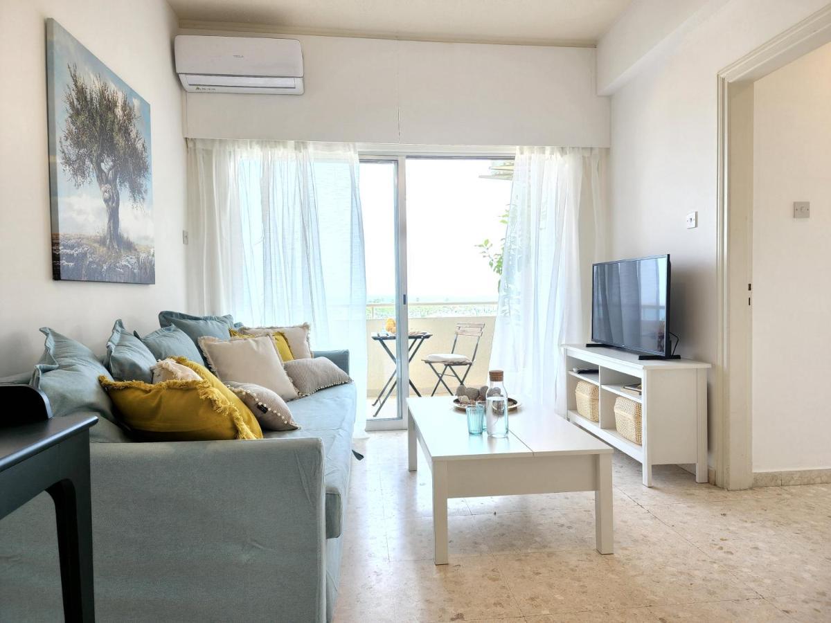 Capri Sea View One Bedroom 拉纳卡 外观 照片
